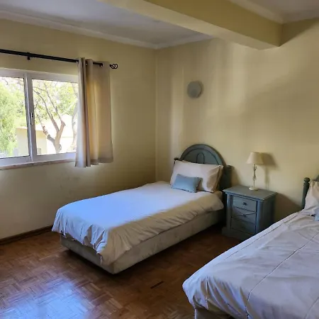 아파트 Large 4 Bedroom -