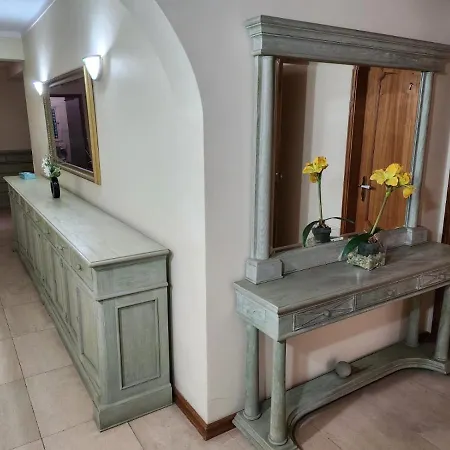 아파트 Large 4 Bedroom - *