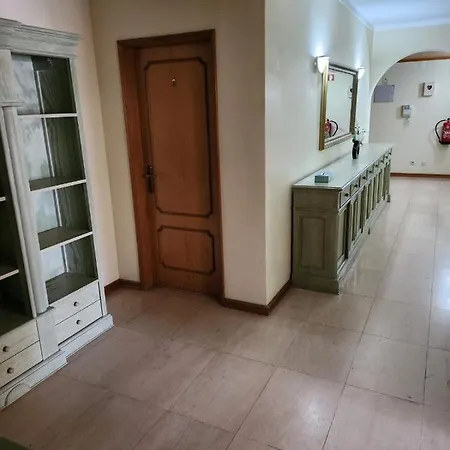 아파트 Large 4 Bedroom -