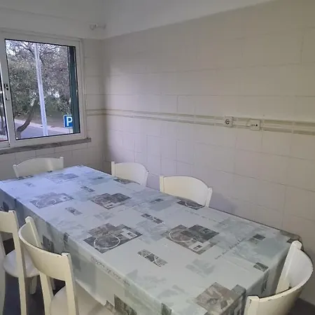 Large 4 Bedroom - * Albufeira
